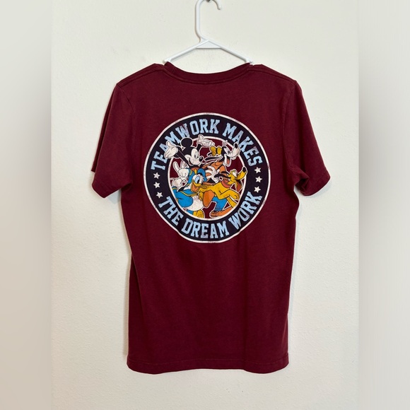 Disney Cast Member • Teamwork Makes The Dream Work T Shirt • Size Medium - Picture 1 of 8